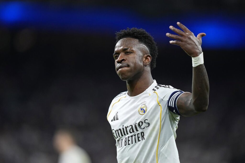 Vinícius Júnior sonríe por fin en un derbi
