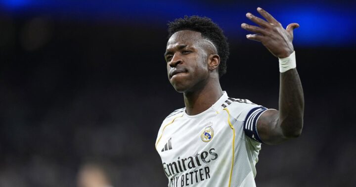 Vinícius Júnior sonríe por fin en un derbi
