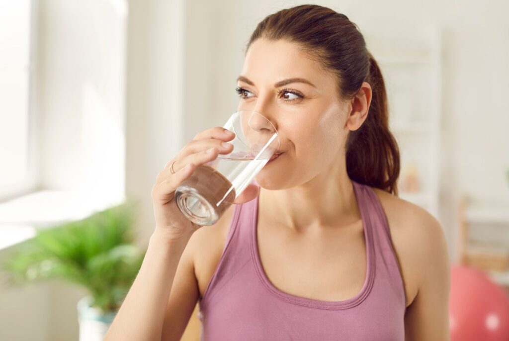 5 trucos para tomar más agua sin obligarte y darle vida a tus riñones
