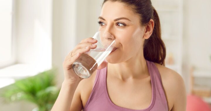 5 trucos para tomar más agua sin obligarte y darle vida a tus riñones