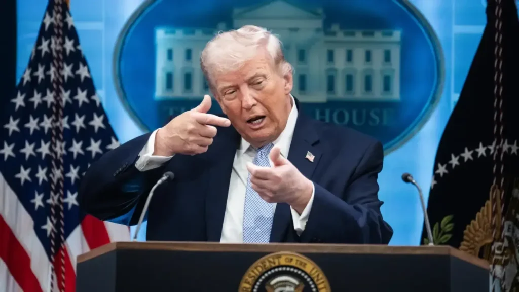 Guerra en Irán, en directo | Trump habla de "negociaciones intensas" con Irán tras amenazar con "la muerte de una civilización"