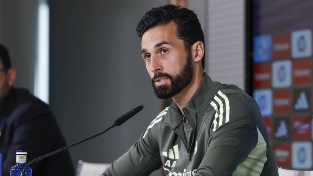 Álvaro Arbeloa critica el arbitraje español y lanza un dardo al Barça: "No se trata de desconfiar, sino de lo que vemos"