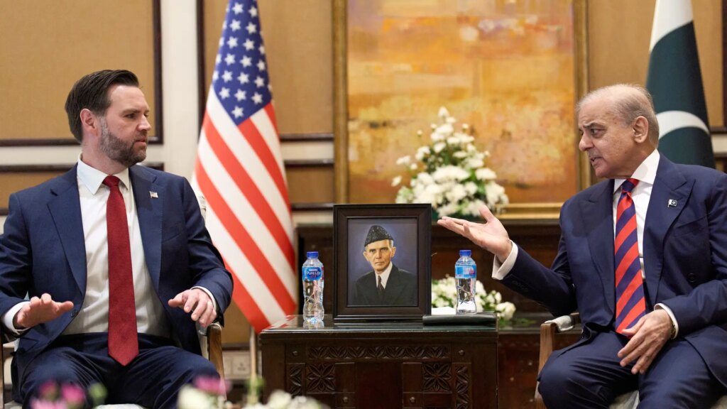 Guerra en Irán, en directo | EEUU e Irán negocian las condiciones para la paz: Washington envía destructores para desminar el estrecho de Ormuz