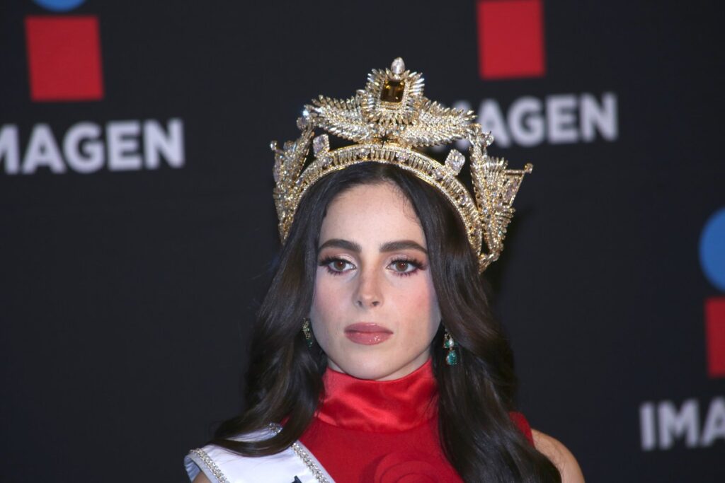 Fátima Bosch reacciona a rumores de romance con hijo de Luis Miguel: “Es un bebé”