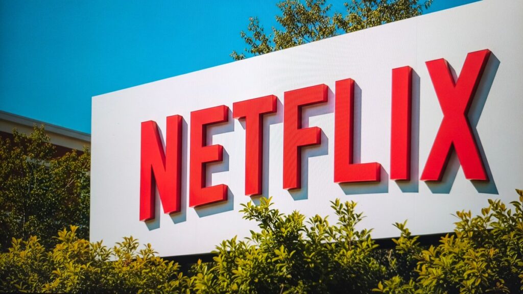 Netflix revela el primer vistazo a “The Boroughs”, la nueva serie de los creadores de “Stranger Things”