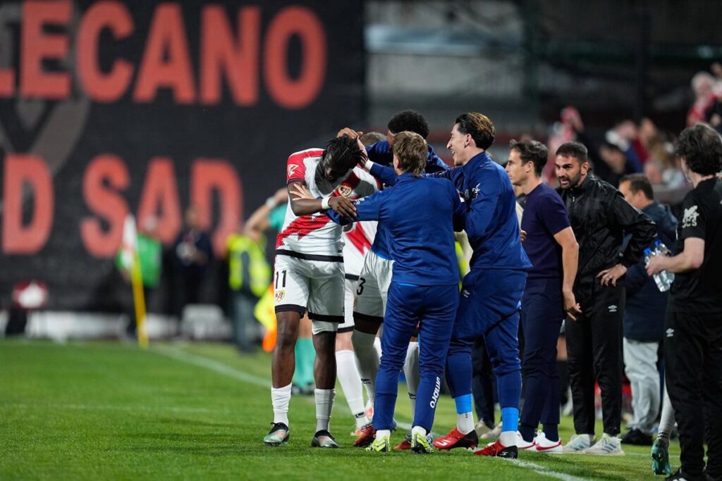 Nteka tumba al Elche y da escapatoria al Rayo