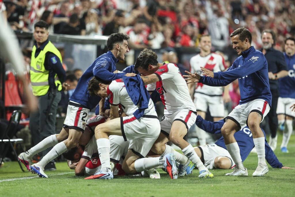 Vallecas sueña en grande en su cita europea con la historia