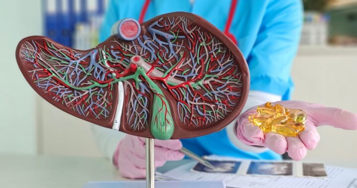 4 vitaminas y suplementos que dañan el hígado, advierten médicos