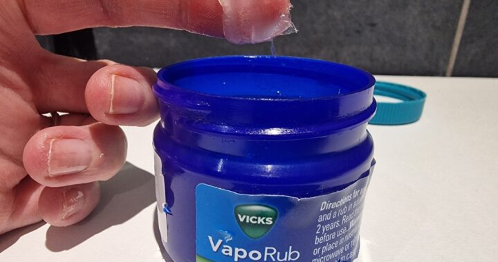 Vicks VapoRub para aliviar las hemorroides: ¿Efectivo o peligroso?