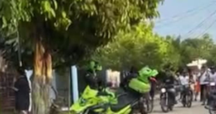 Escena del crimen en Aracataca: sangre en el suelo de una sala tras ejecución por sicariato con arma de 9 mm
