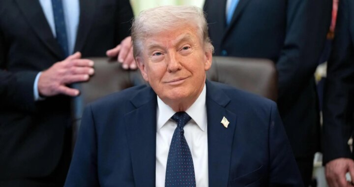 Guerra en Irán, en directo | Trump asegura que la tregua "sigue vigente" y resta importancia al intercambio de ataques en Ormuz: "Ha sido un golpecito de amor"