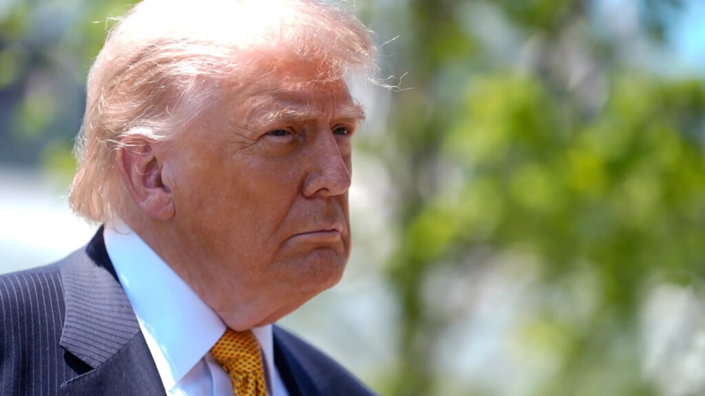 Donald Trump en una imagen de archivo en un despacho presidencial
