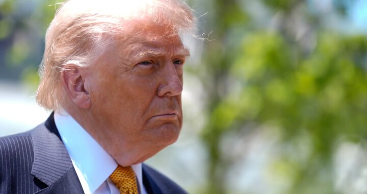 Donald Trump en una imagen de archivo en un despacho presidencial