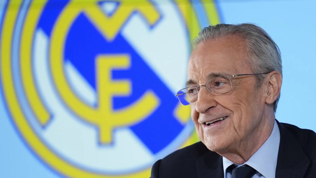 Lona gigante en el Bernabéu con las 7 Champions de Florentino Pérez y el lema 'Mucha historia por hacer'