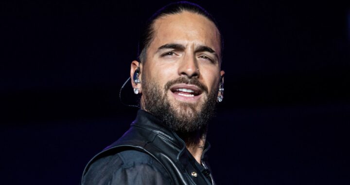 Maluma en estudio con jóvenes artistas colombianos, simbolizando su nuevo enfoque en el 'sueño colombiano'