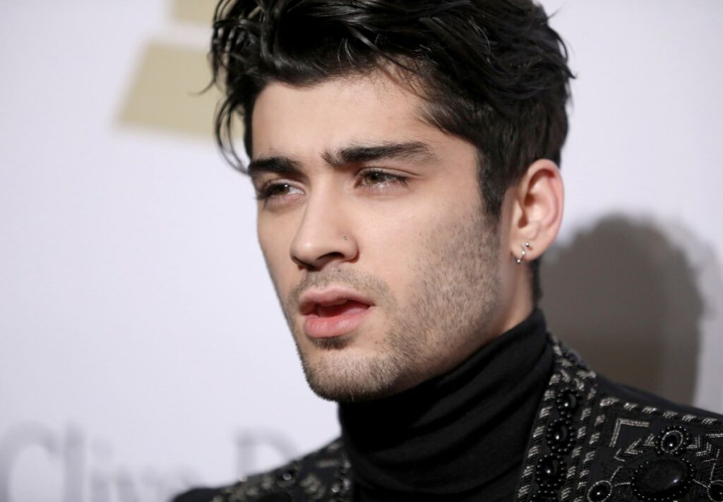 Zayn Malik actuando en un concierto 'en vivo y a todo color'