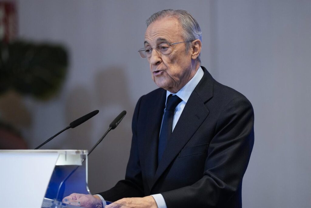 Florentino Pérez en una imagen de archivo durante una rueda de prensa del Real Madrid
