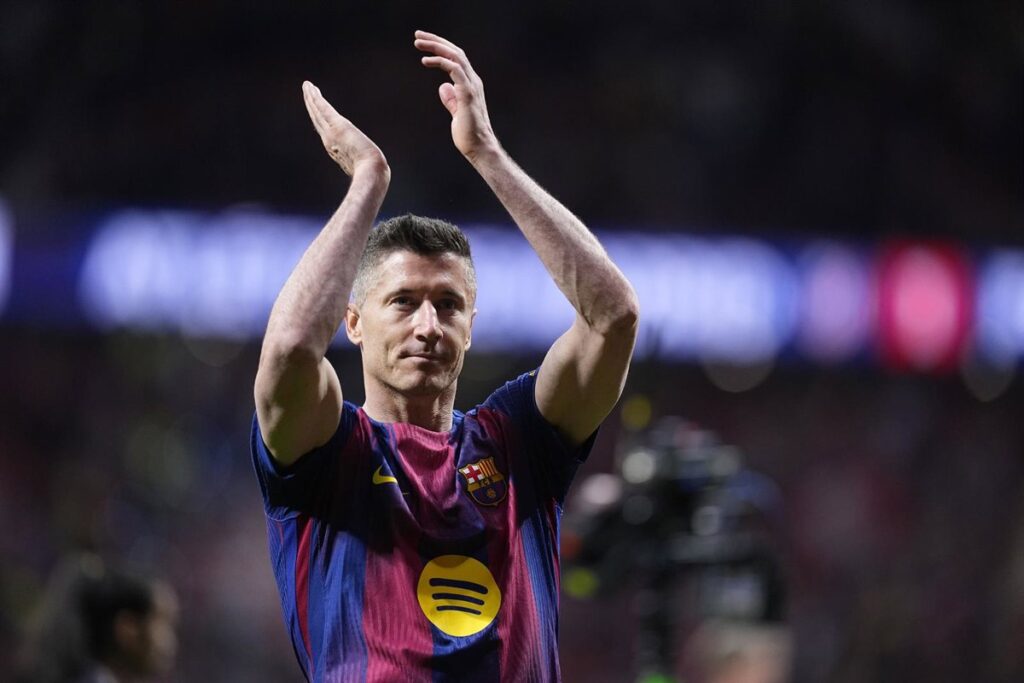 Robert Lewandowski sonriendo en una imagen del FC Barcelona