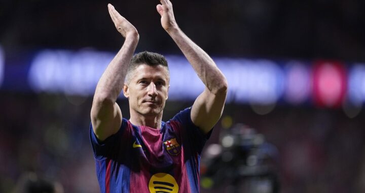 Robert Lewandowski sonriendo en una imagen del FC Barcelona