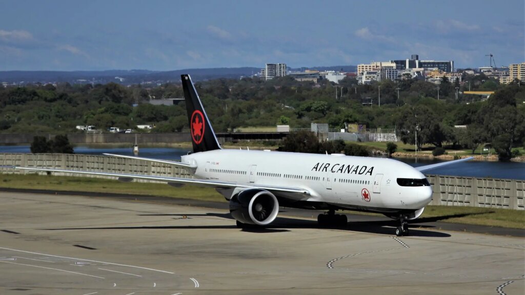 Piloto de Air Canada en cabina con credenciales falsificadas durante 16 años, exponiendo fallos en protocolos