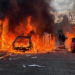 Protestas violentas en Belfast con fuego y consignas xenófobas contra inmigrantes