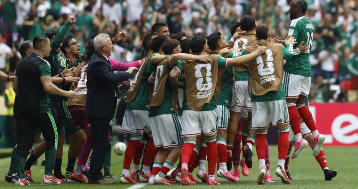 México celebra su victoria 2-0 contra Sudáfrica en el Mundial 2026 con tres expulsiones en el Azteca