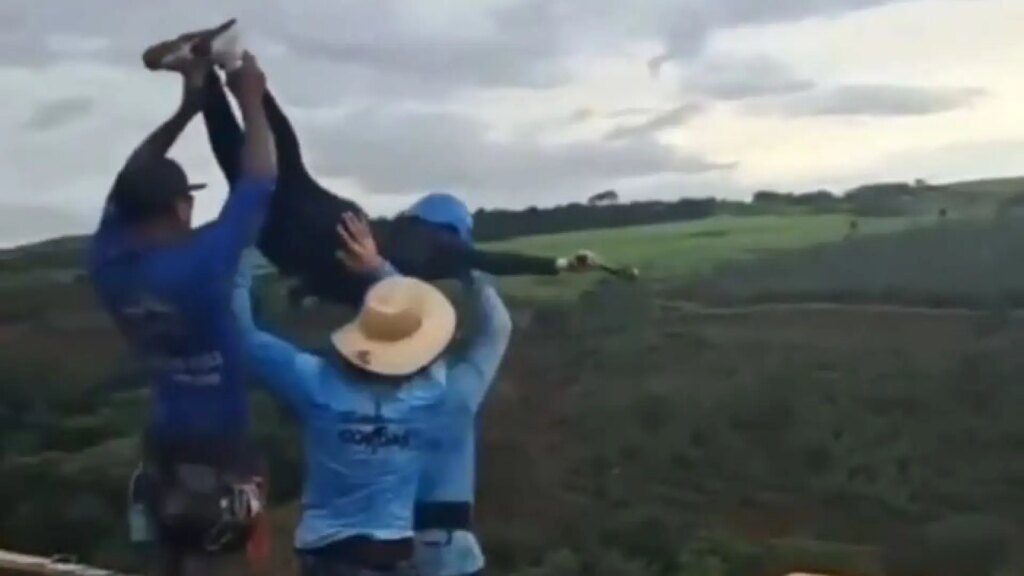 Muere una chica de 21 años cuando hacía puenting al ser lanzada sin cuerda en Brasil