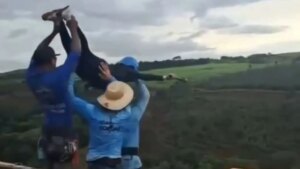Muere una chica de 21 años cuando hacía puenting al ser lanzada sin cuerda en Brasil