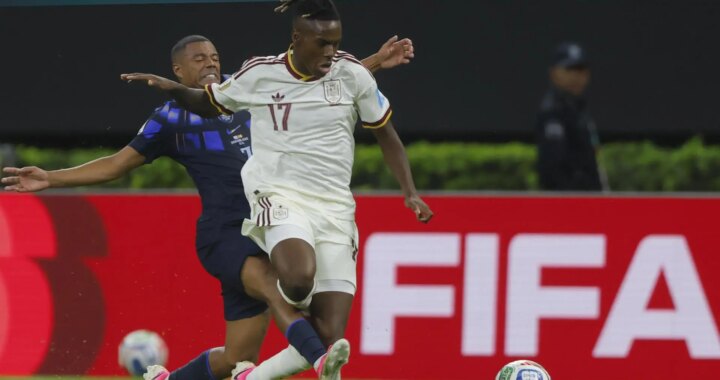 Nico Williams del Athletic Club en actitud serena tras el incidente con Uruguay