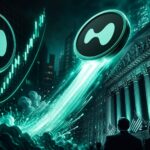 Gráfico comparativo de precios: token HYPE de Hyperliquid superando a SOL de Solana en contexto de mercado bajista