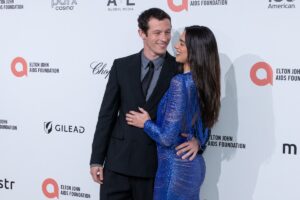 Dua Lipa con vestido Bottega Veneta en fiesta pre-boda en Palermo, Sicilia, junto a Callum Turner