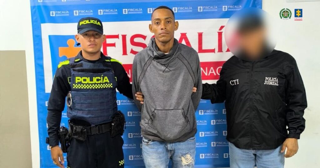 Foto de César Enrique Centeno Palacios durante su captura en Cartagena por homicidio en Policarpa