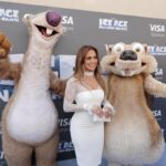 Scrat y Manny en paisaje volcánico de 'La Era del Hielo 6: Mundo de Lava' con lava y deshielo