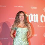 Karol G anuncia ayuda a los niños venezolanos a través de su fundación