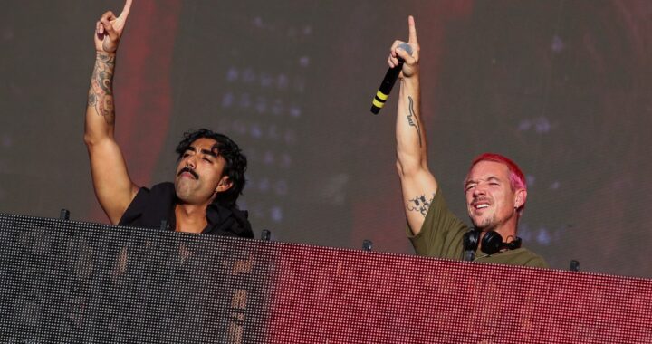 Major Lazer y Davido en el escenario del Crypto.com Arena durante el concierto inaugural FIFA 2026 con luces y multitudes vibrando