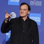 Quentin Tarantino en entrevista criticando a Hollywood como 'fábrica de salchichas' con gesto serio