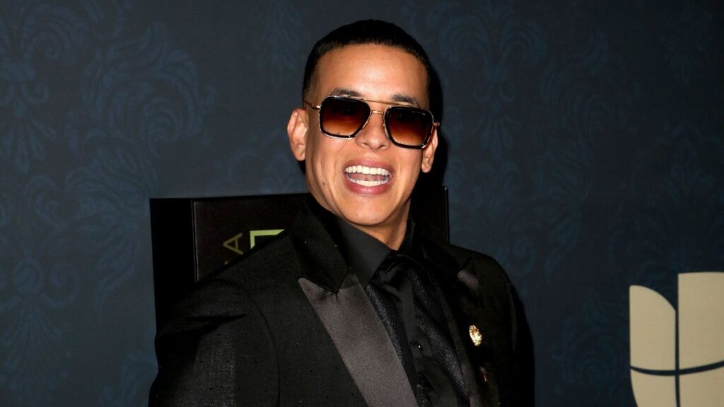 Daddy Yankee en el tribunal con su exesposa Mireddys González discutiendo la división de su fortuna y marcas