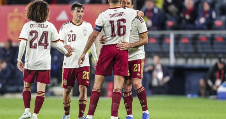 Jugadores de España en concentración táctica antes del amistoso contra Perú, clave para ajustar detalles previos al Mundial