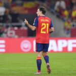 Jugadores de España celebran gol en amistoso contra Perú, mostrando su estilo ofensivo y táctico previo al Mundial 2026