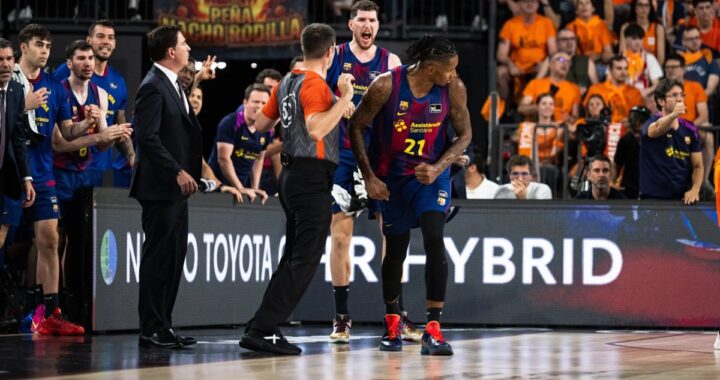 Momento decisivo del Barça vs Valencia en la final de la Liga Endesa con Will Clyburn forzando la prórroga