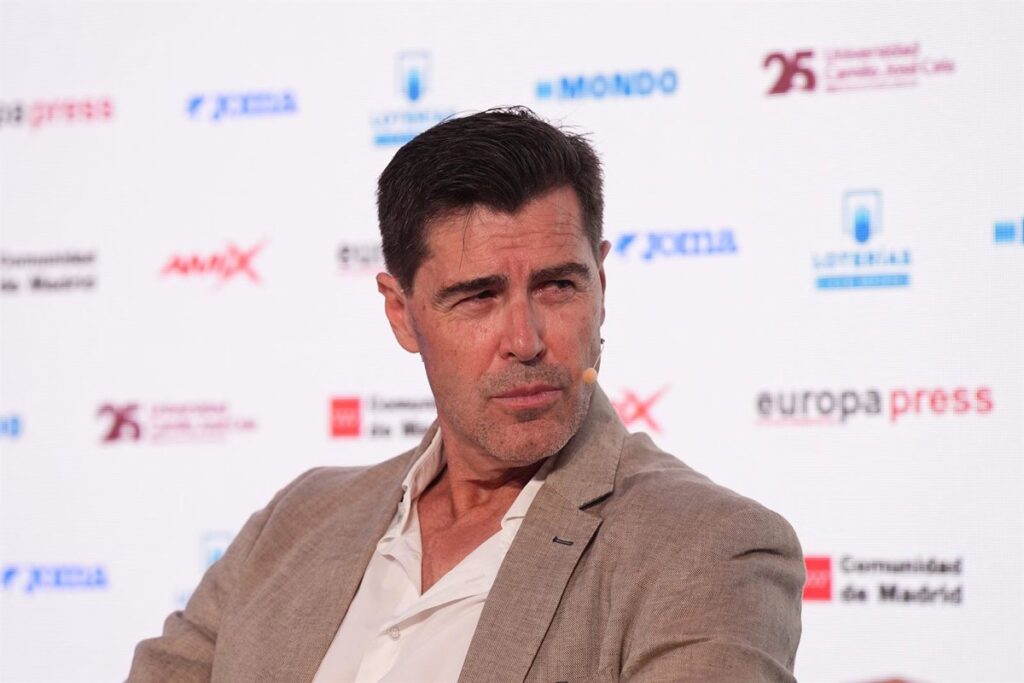 Raúl Chapado en rueda de prensa anunciando su no reelección en la RFEA y su ambición en World Athletics