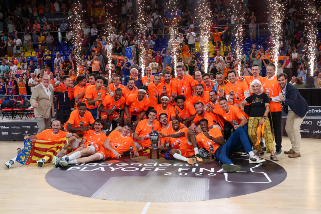 El Valencia Basket gana su segunda Liga en el Palau