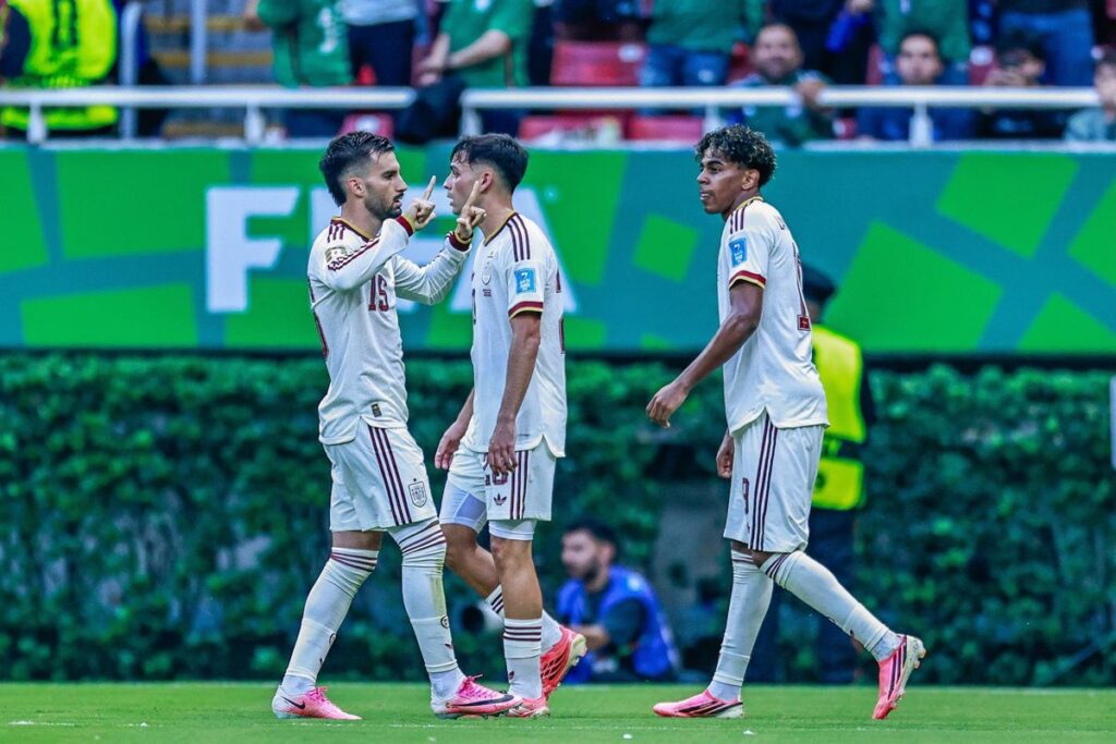 Baena celebra su gol decisivo en el España 1-0 Uruguay del Mundial 2026