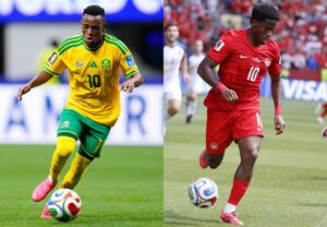 Jugadores de Sudáfrica y Canadá en acción durante el partido de eliminatorias del Mundial 2026