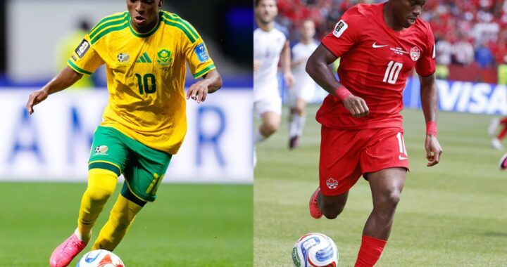 Jugadores de Sudáfrica y Canadá en acción durante el partido de eliminatorias del Mundial 2026