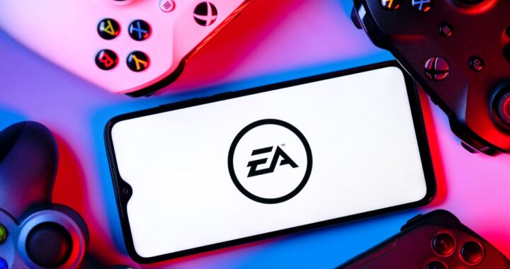 Vallas publicitarias dinámicas en estadio virtual de EA Sports FC con anuncios en tiempo real