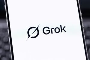Devin Kim, ingeniero que alertó sobre riesgos de Grok en xAI, en imagen de demanda histórica