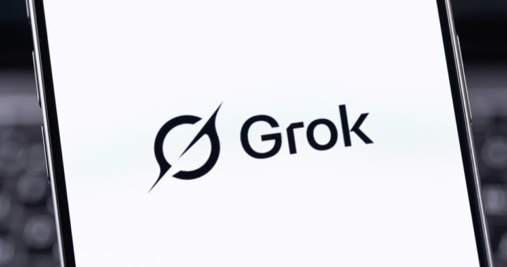 Devin Kim, ingeniero que alertó sobre riesgos de Grok en xAI, en imagen de demanda histórica