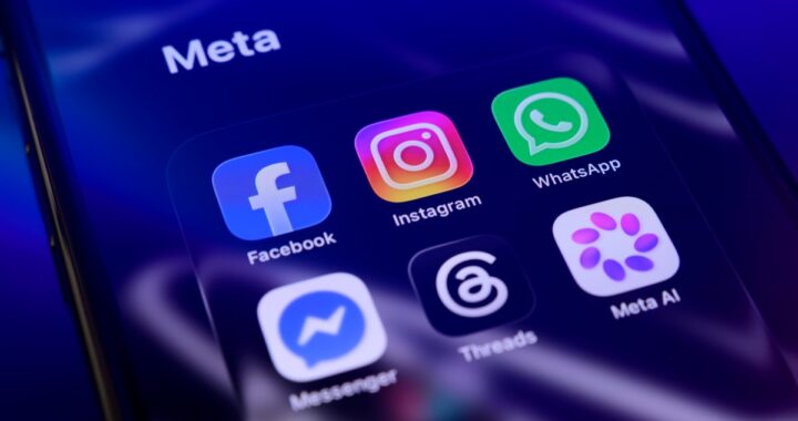 Pantallas en blanco de Facebook, Instagram y WhatsApp durante la caída global de Meta