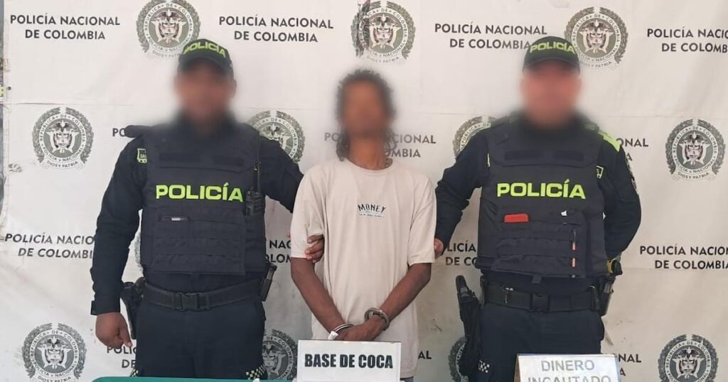 Ocultaba droga en la gorra para no ser descubierto: así lo capturó la Policía